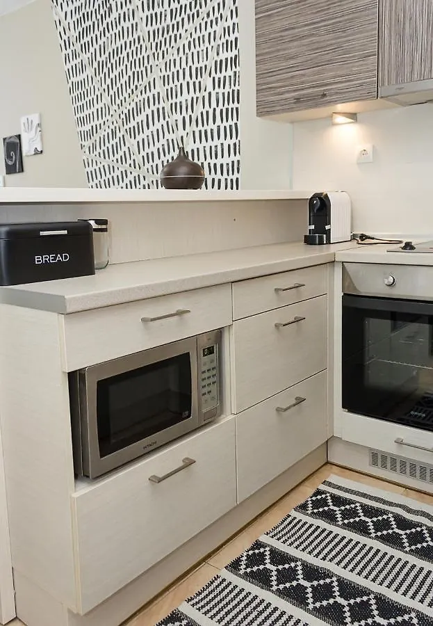 Black & White -1Bd Flat In Varna Center By Flat Mаnager Apartment