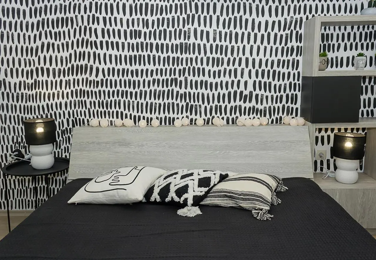 アパート Black & White -1Bd Flat In Varna Center By Flat Mаnager ブルガリア