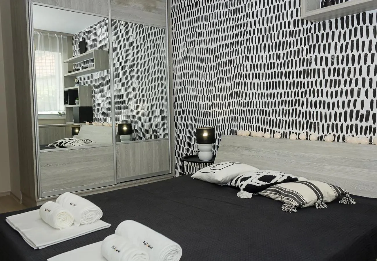 Black & White -1Bd Flat In Varna Center By Flat Mаnager 0*,  ブルガリア
